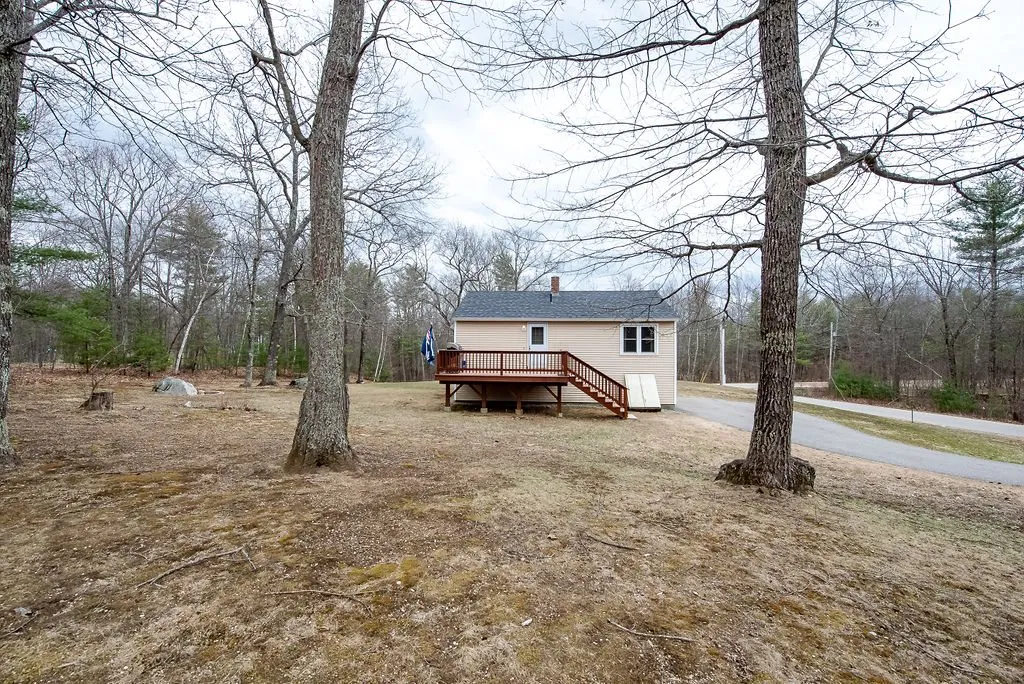 1 Norton Pond Road Raymond NH 03077