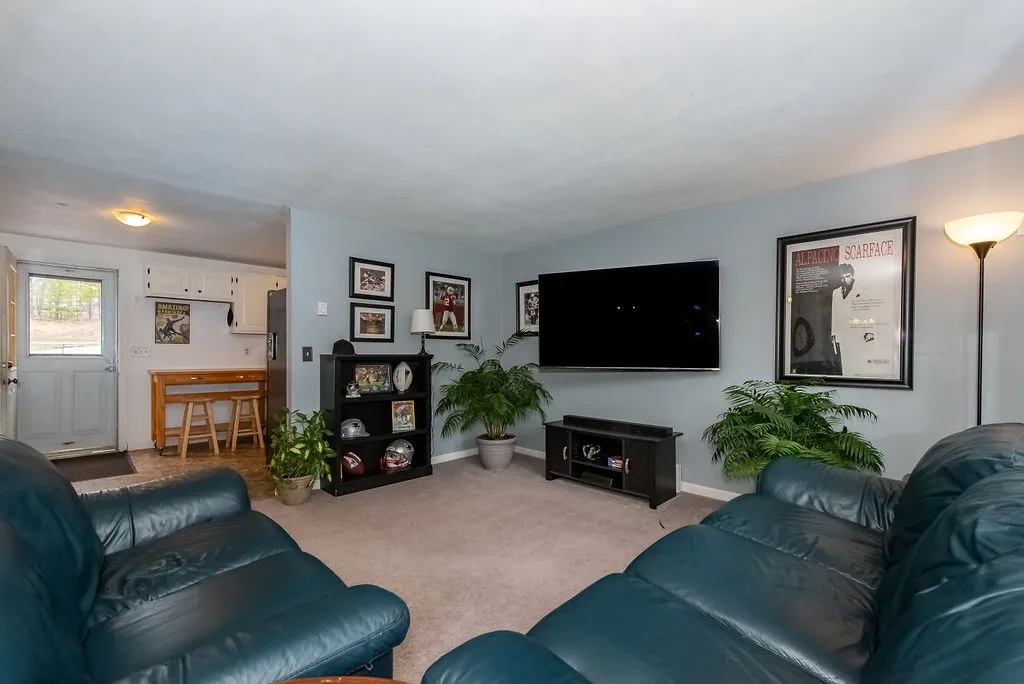1 Norton Pond Road Raymond NH 03077