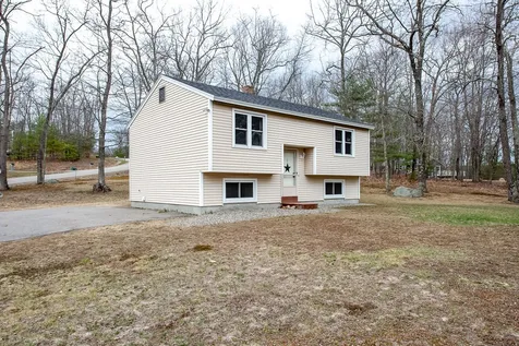 1 Norton Pond Road Raymond NH 03077