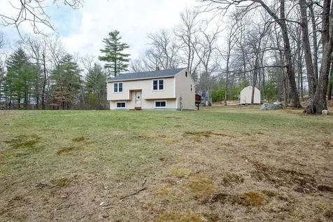 1 Norton Pond Road Raymond NH 03077