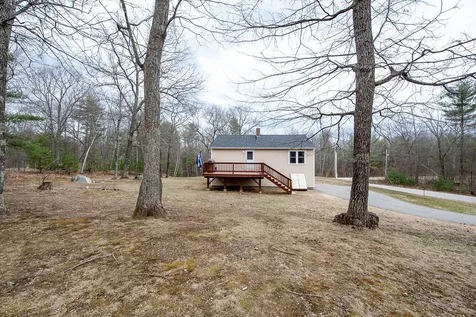 1 Norton Pond Road Raymond NH 03077