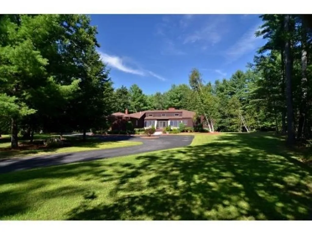 12 New South Drive Amherst NH 03031