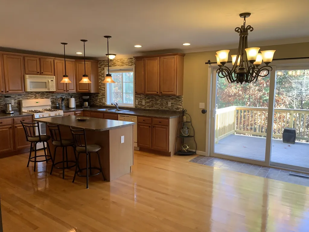 9a Canterberry Court Hudson NH 03051