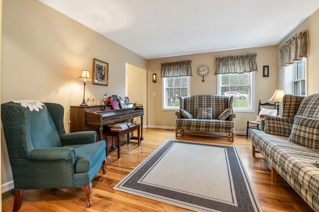 35 Ledgewood Road Wilton NH 03086