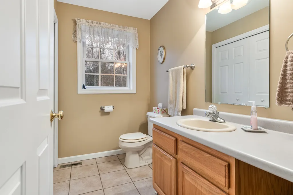 35 Ledgewood Road Wilton NH 03086
