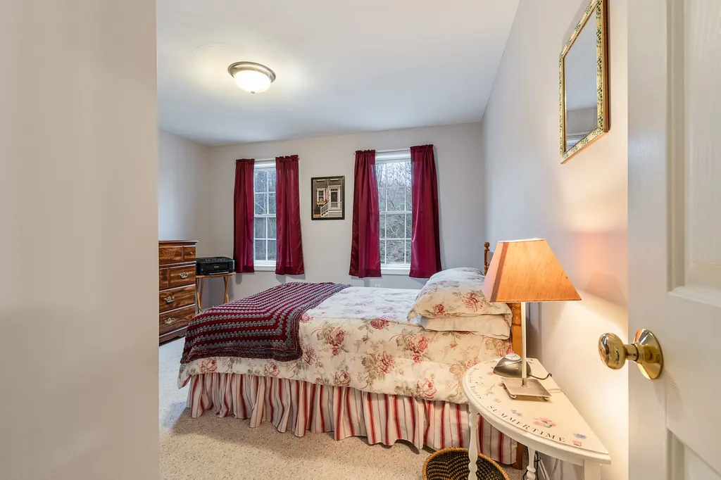 35 Ledgewood Road Wilton NH 03086