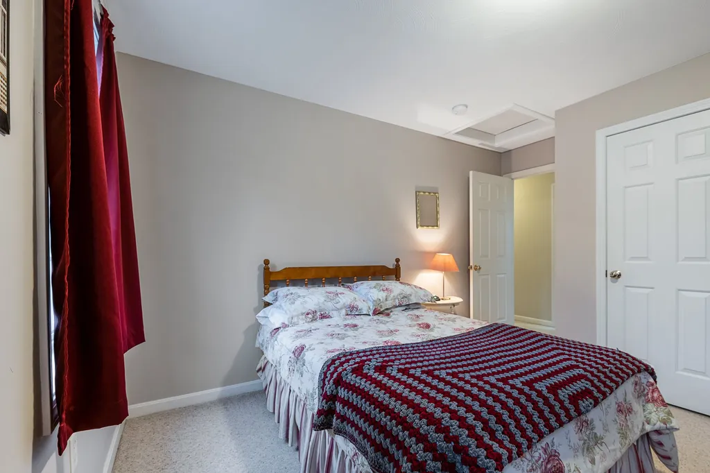 35 Ledgewood Road Wilton NH 03086