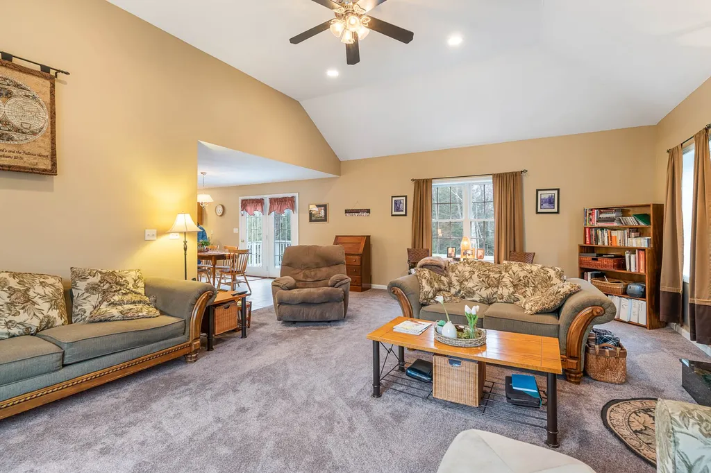35 Ledgewood Road Wilton NH 03086