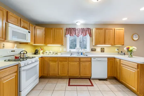 35 Ledgewood Road Wilton NH 03086