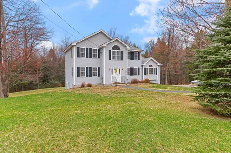 35 Ledgewood Road Wilton NH 03086