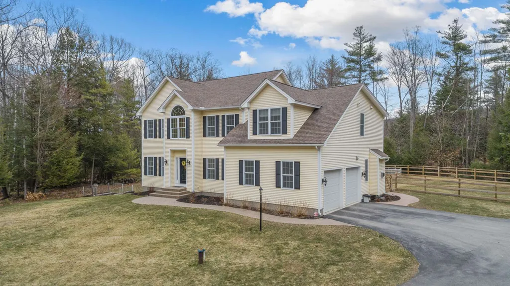 26 Treadwell Lane Peterborough NH 03458