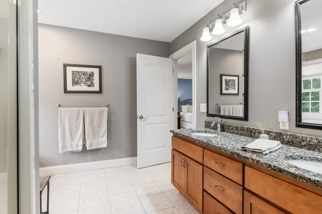 26 Treadwell Lane Peterborough NH 03458