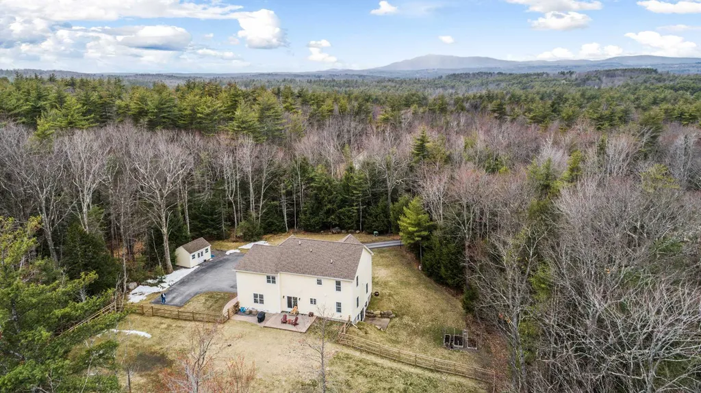 26 Treadwell Lane Peterborough NH 03458