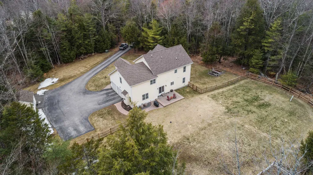 26 Treadwell Lane Peterborough NH 03458