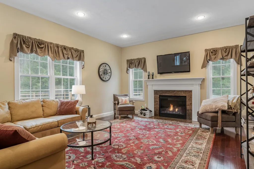 26 Treadwell Lane Peterborough NH 03458