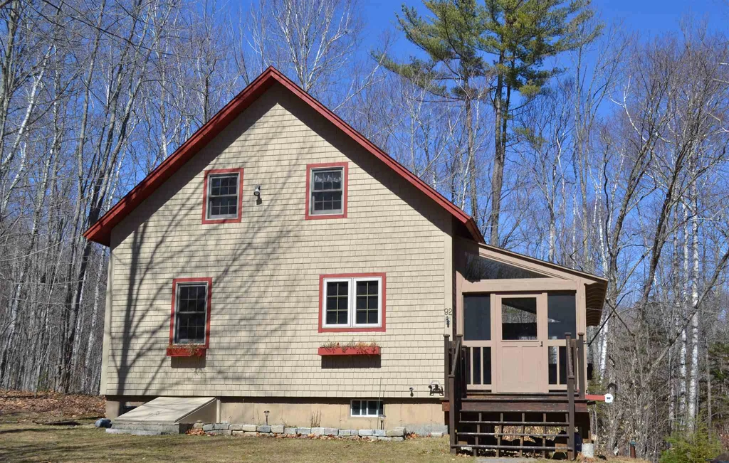 92 Stewart Drive Rumney NH 03266