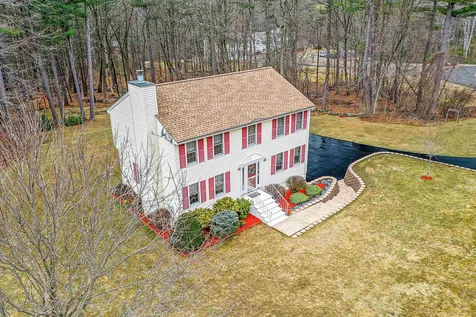 8 Tyler Road Derry NH 03038
