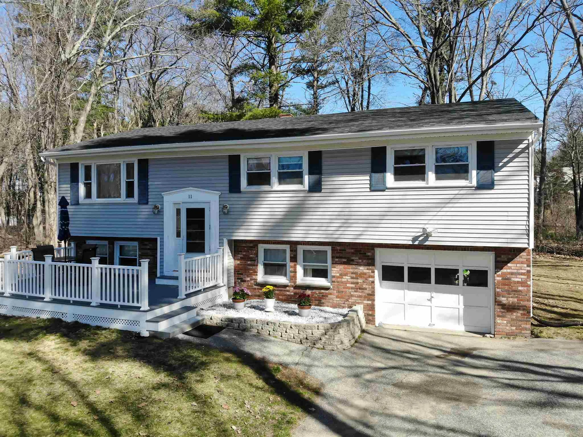 11 Weinhold Circle Salem NH 03079