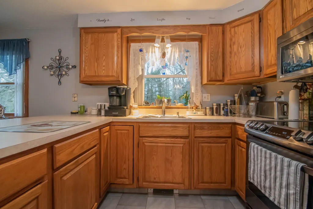 38 Spruce Cove Road Northwood NH 03261-0188