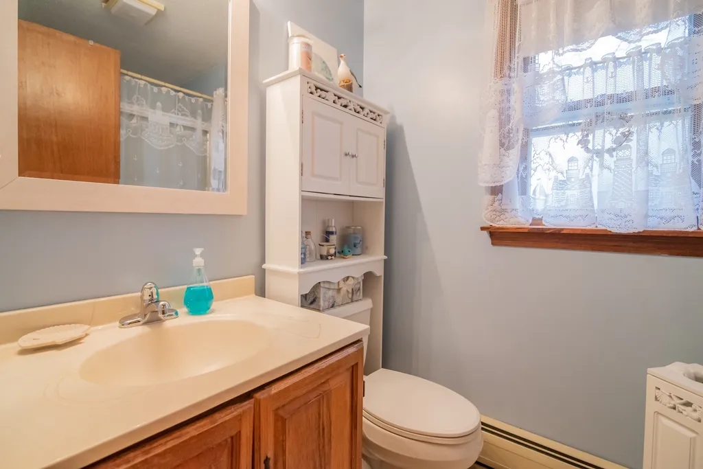 38 Spruce Cove Road Northwood NH 03261-0188
