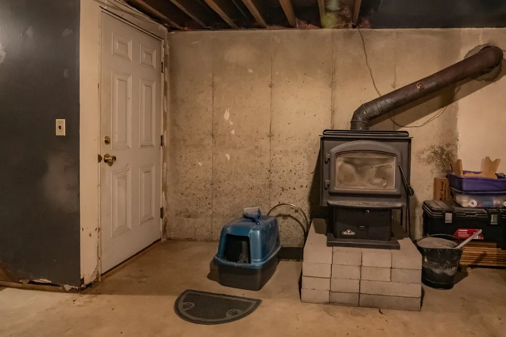 38 Spruce Cove Road Northwood NH 03261-0188