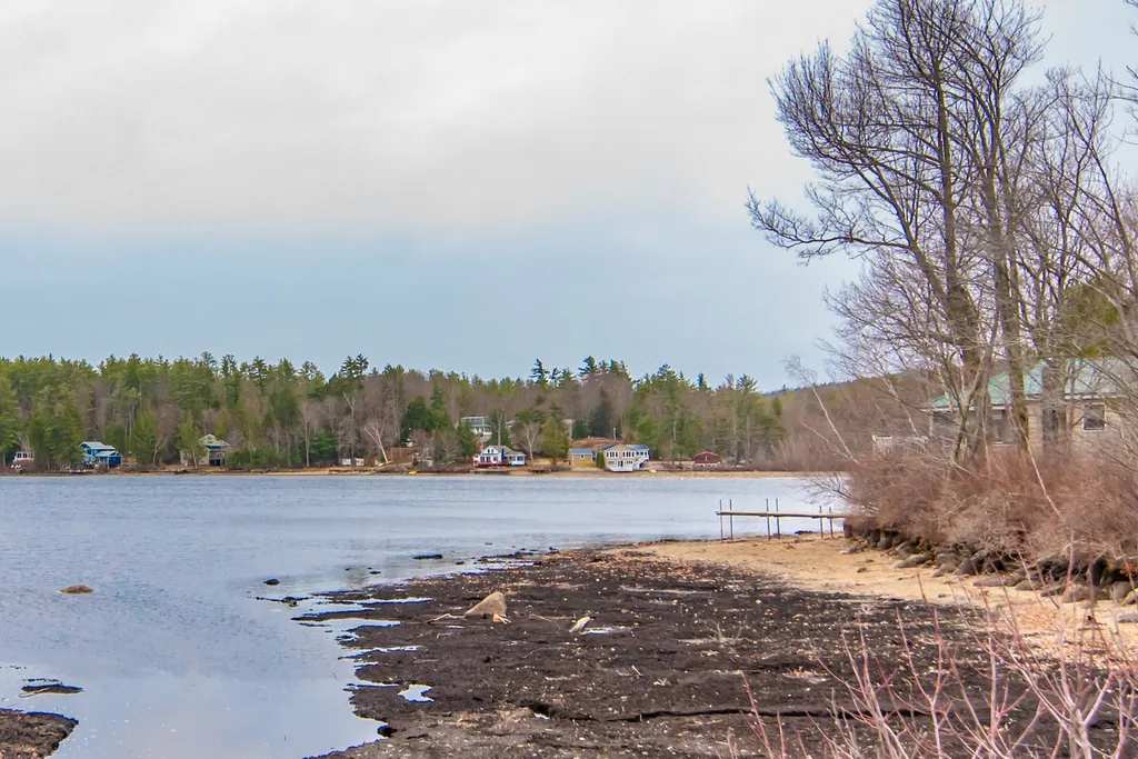38 Spruce Cove Road Northwood NH 03261-0188