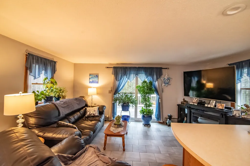 38 Spruce Cove Road Northwood NH 03261-0188