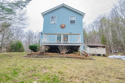 38 Spruce Cove Road Northwood NH 03261-0188