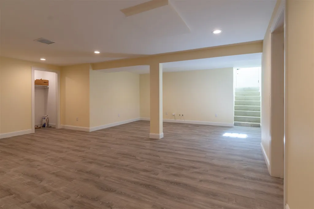 2 Markar Street Nashua NH 03060