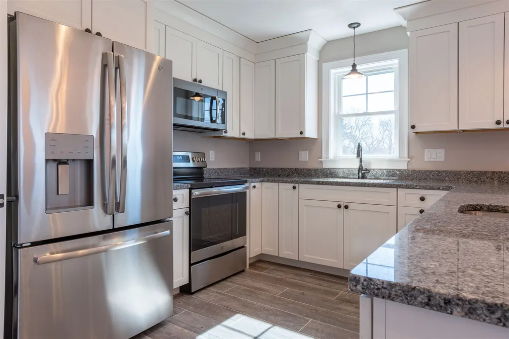 2 Markar Street Nashua NH 03060