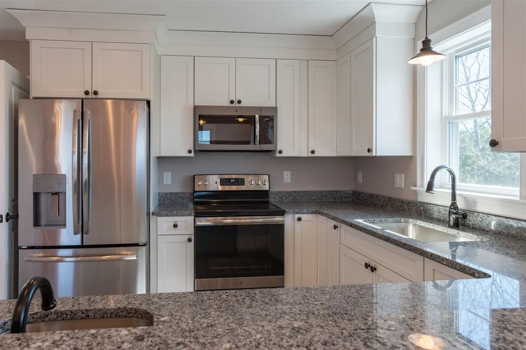 2 Markar Street Nashua NH 03060