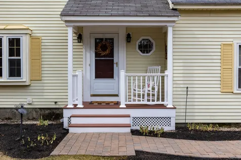 4 King Phillip Drive Londonderry NH 03053