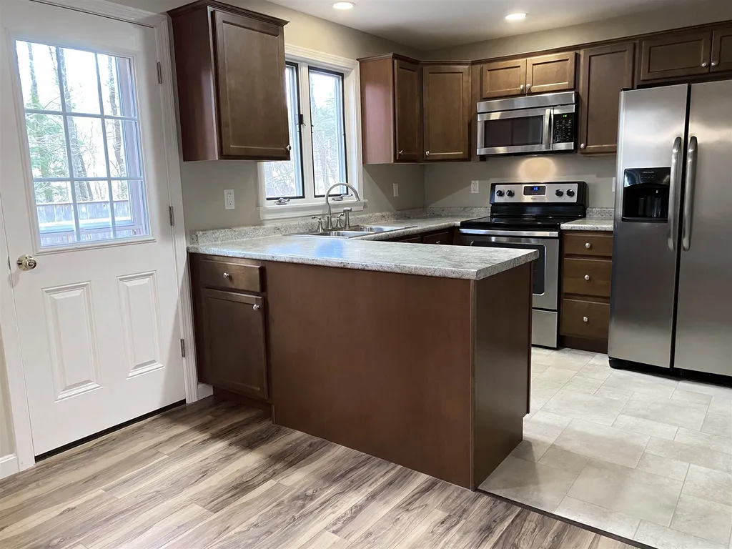 104 Bellamy Woods Common Dover NH 03820