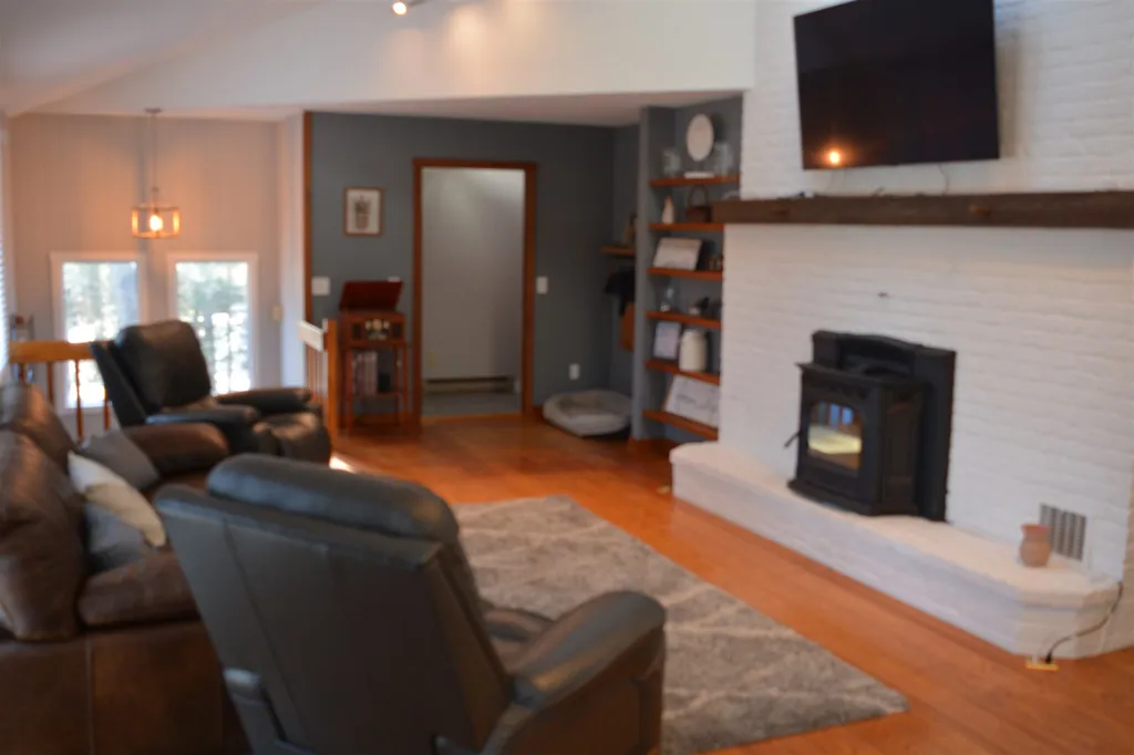 21 Allens Drive Grantham NH 03753