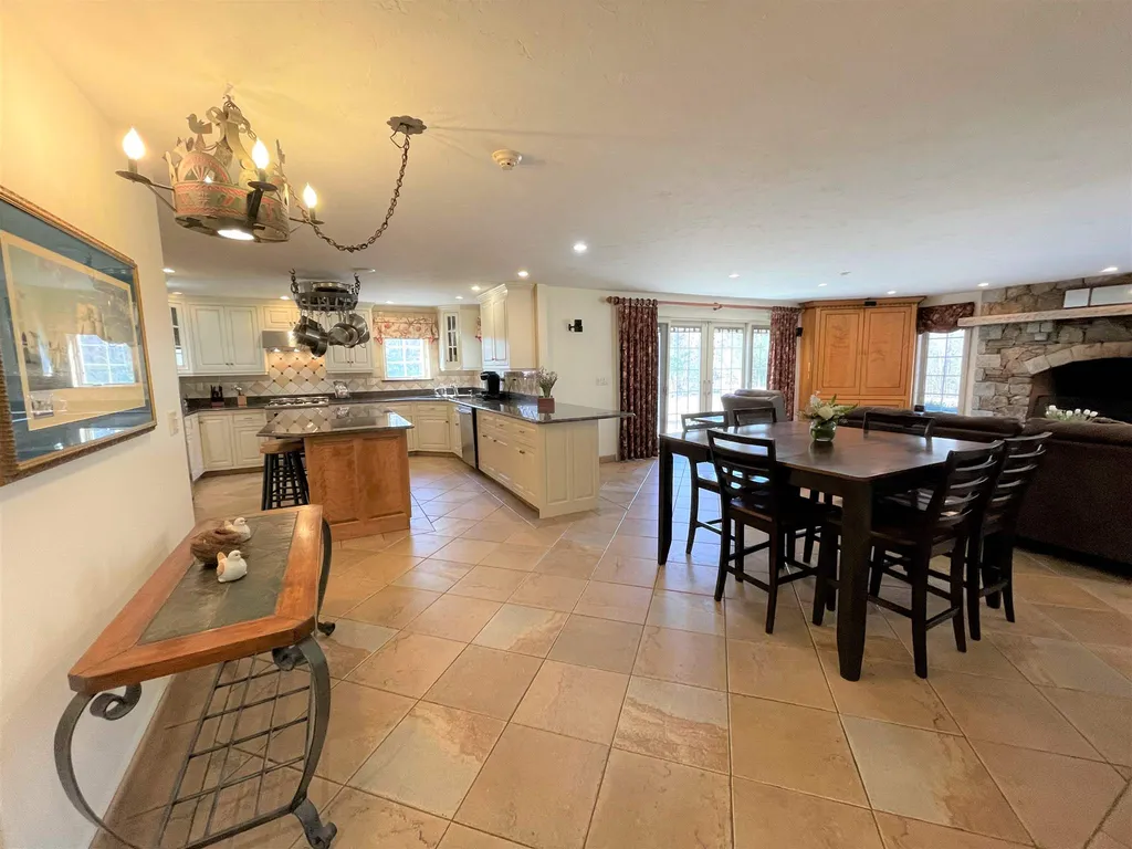 6 Eno Drive Exeter NH 03833