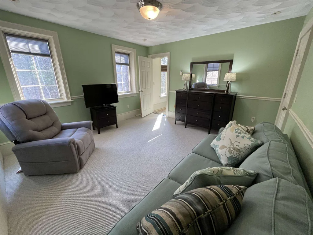 6 Eno Drive Exeter NH 03833