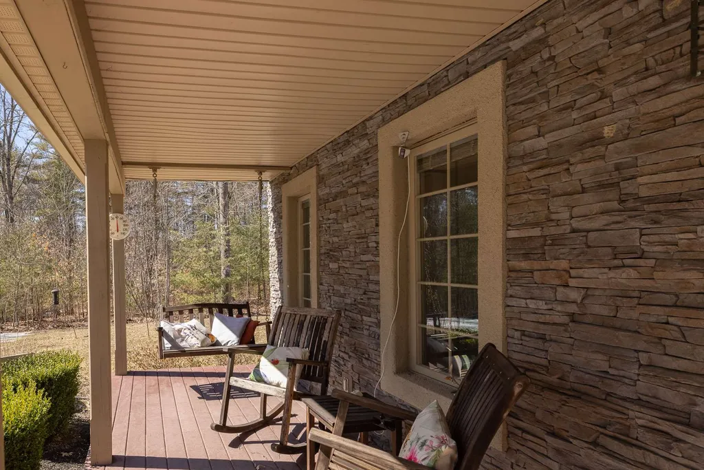 6 Eno Drive Exeter NH 03833