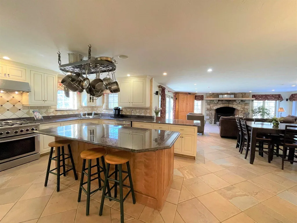 6 Eno Drive Exeter NH 03833