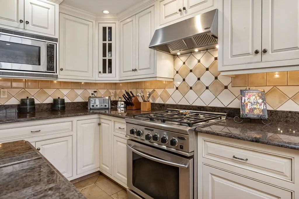 6 Eno Drive Exeter NH 03833