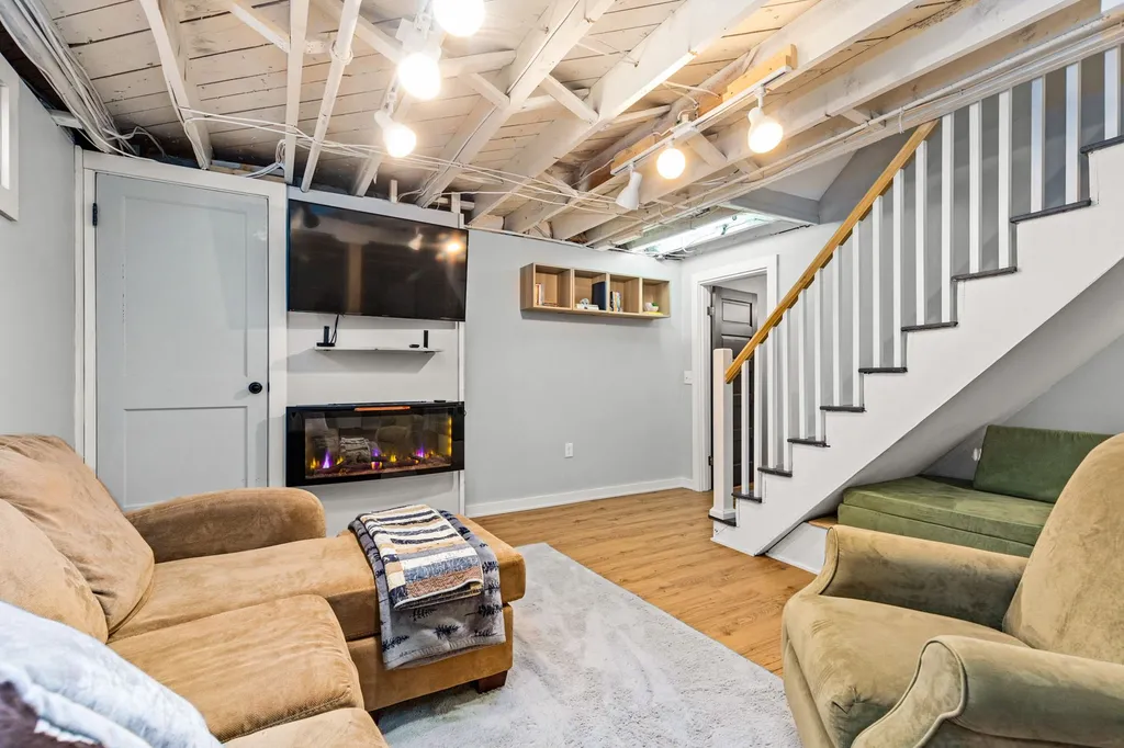 159 Back River Road Dover NH 03820