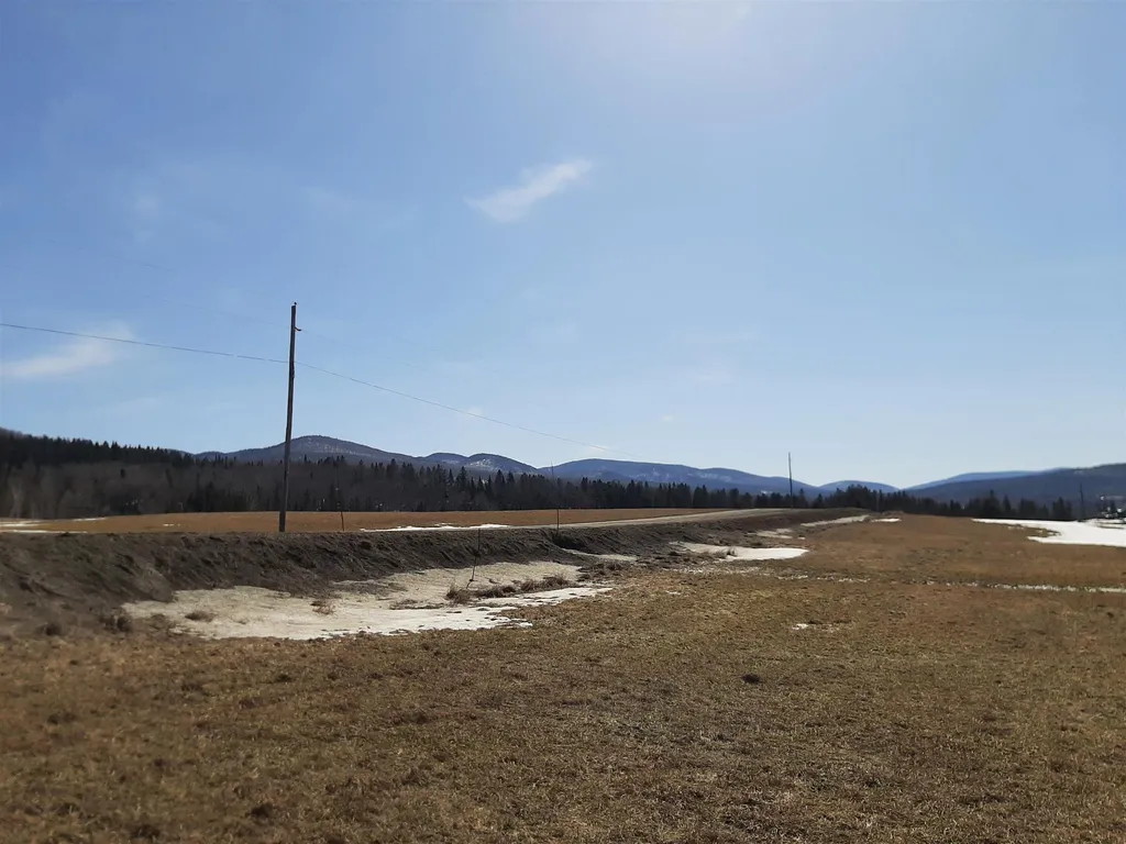 Golf Links Road Colebrook NH 03576