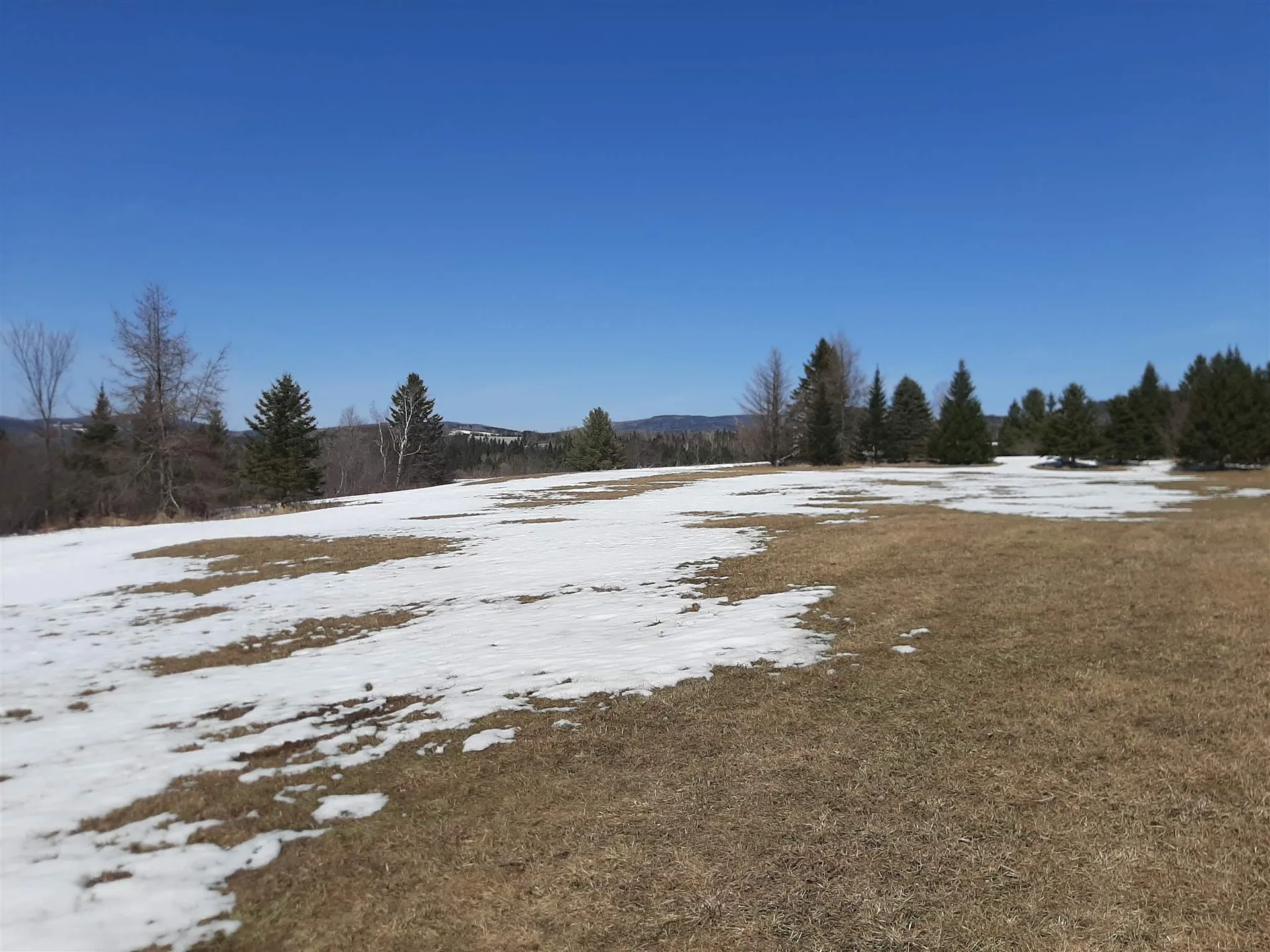 Golf Links Road Colebrook NH 03576