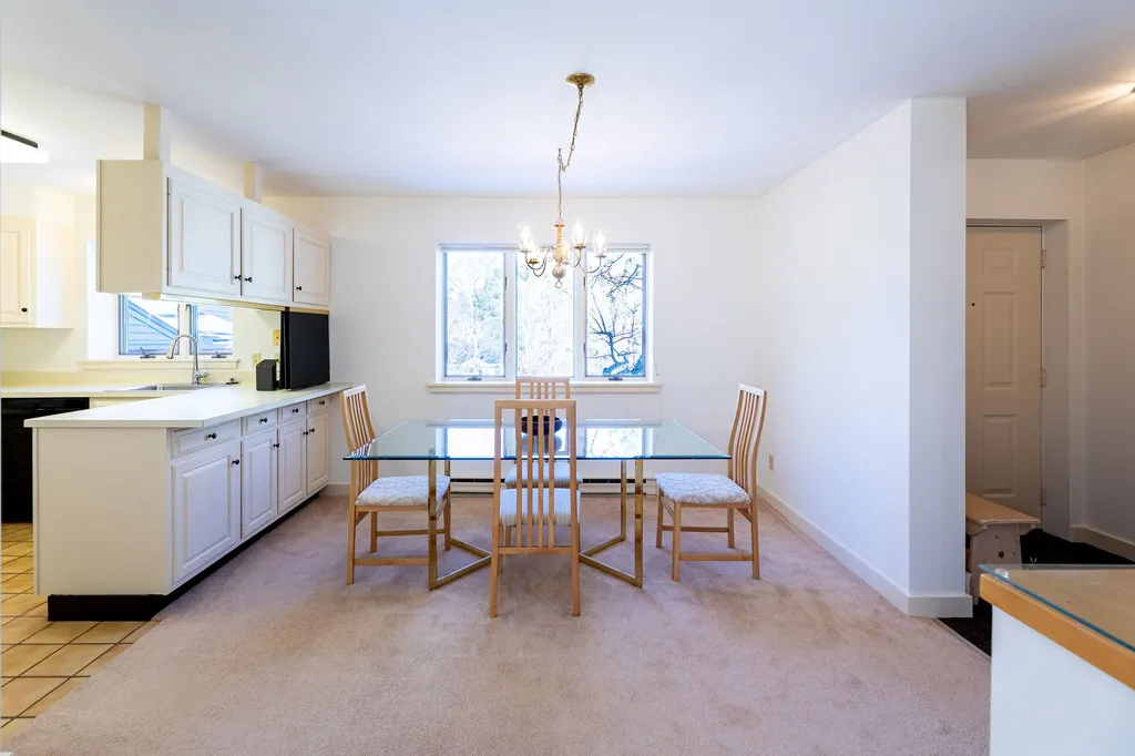 4 Wheelock Wood Hanover NH 03755