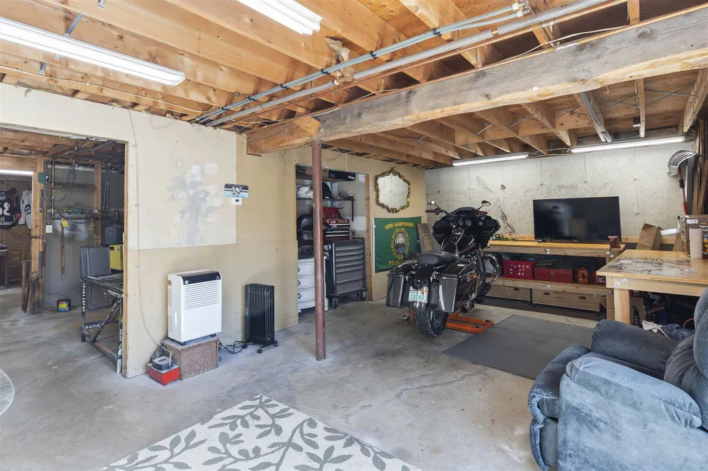 19 Patricia Ann Drive Tilton NH 03276