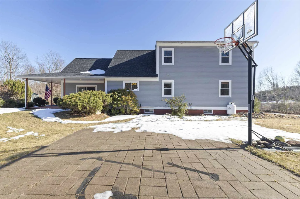19 Patricia Ann Drive Tilton NH 03276