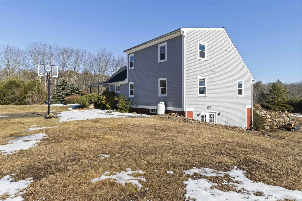 19 Patricia Ann Drive Tilton NH 03276