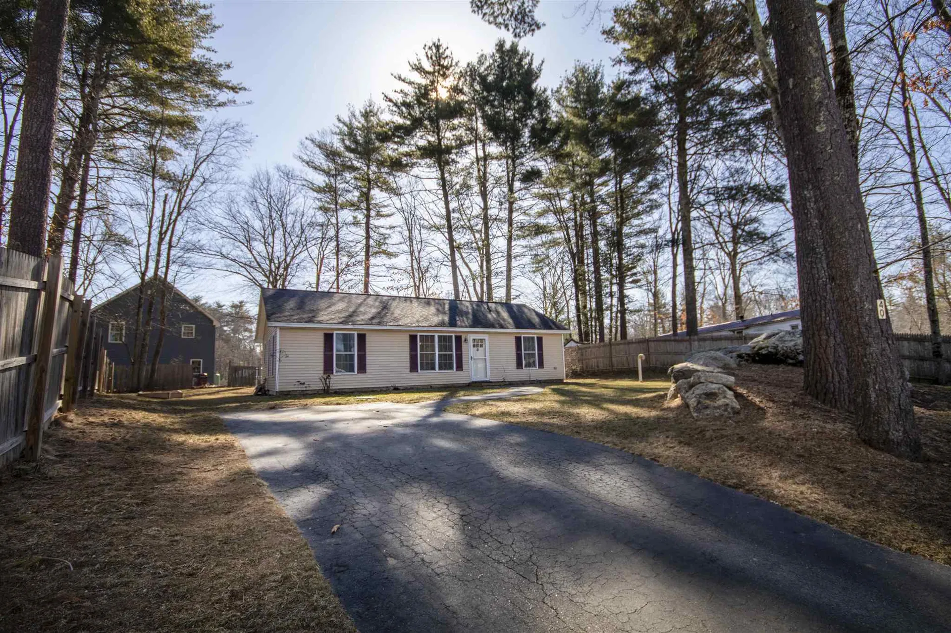 40 Regina Avenue Raymond NH 03077