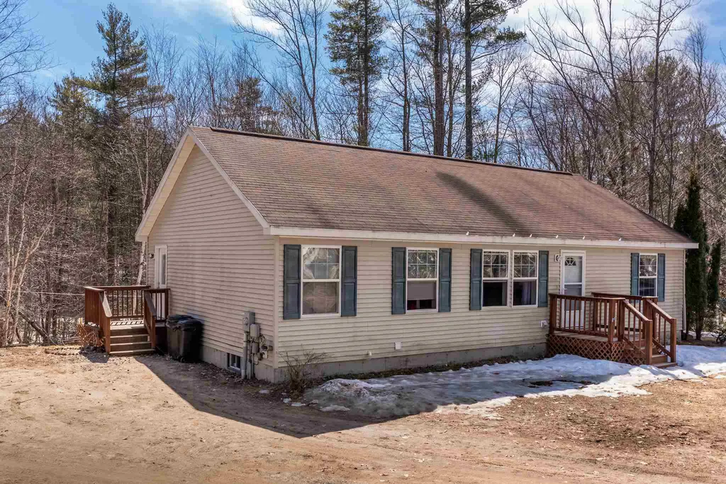 18 Pine Road Middleton NH 03887