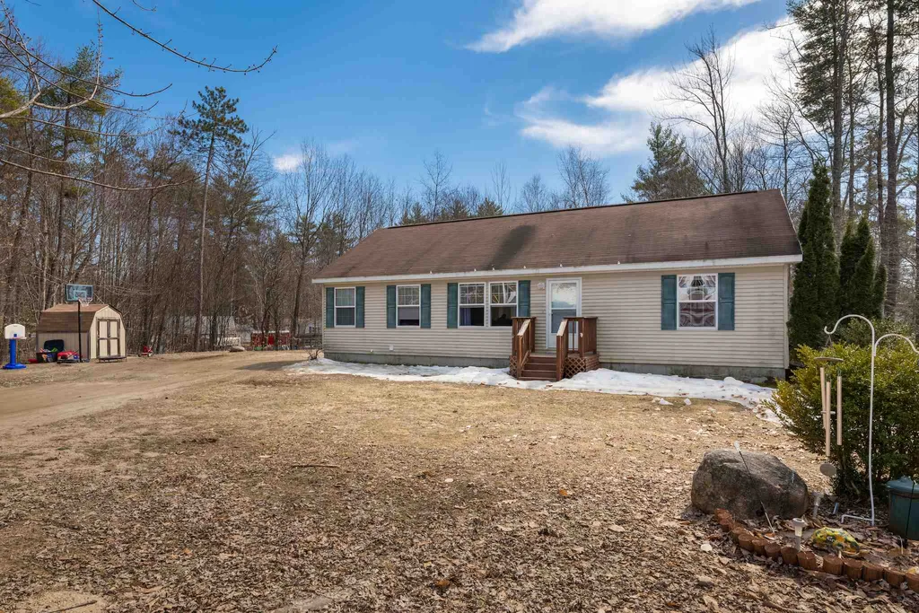 18 Pine Road Middleton NH 03887