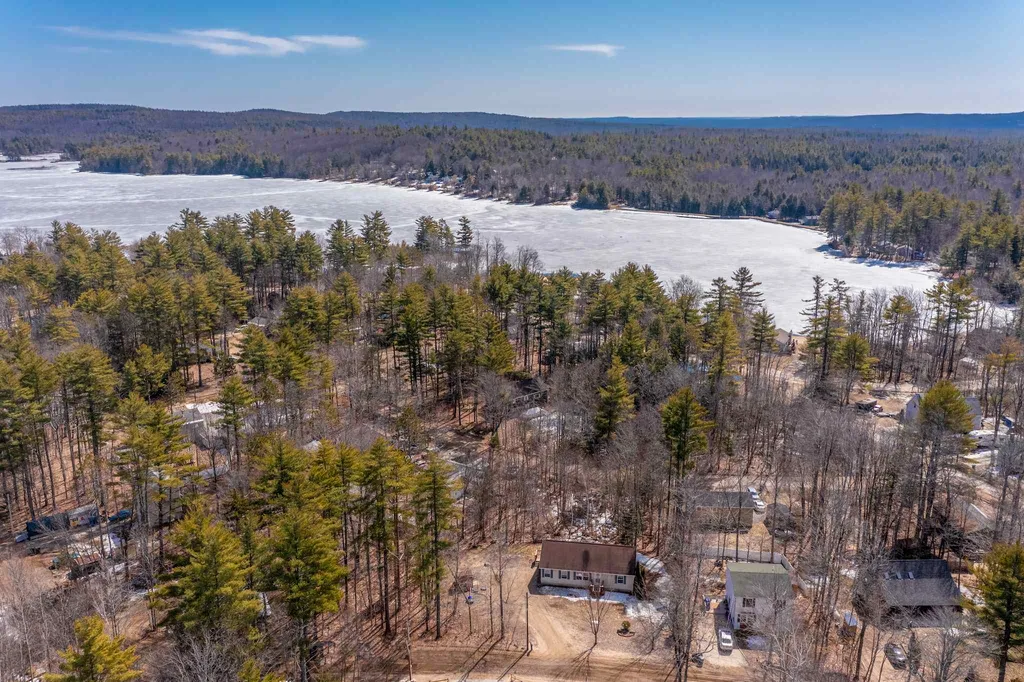 18 Pine Road Middleton NH 03887